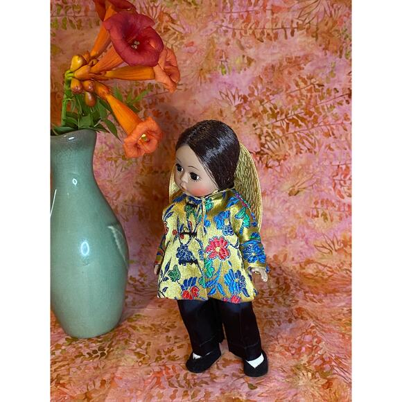 Vintage 1970s 8” Madame Alexander Doll China Chinese Girl #572 tags - Picture 2 of 7